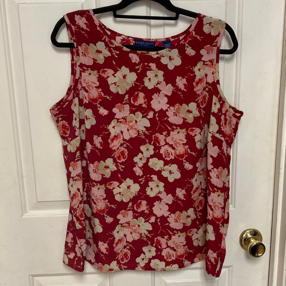 3/$20 bundle and save
Karen Scott Women's Red and Pink Floral Blouse